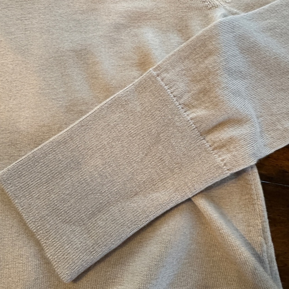 Stunning Banana Republic Light Lavender Turtleneck Sweater- XS - Picture 4 of 10